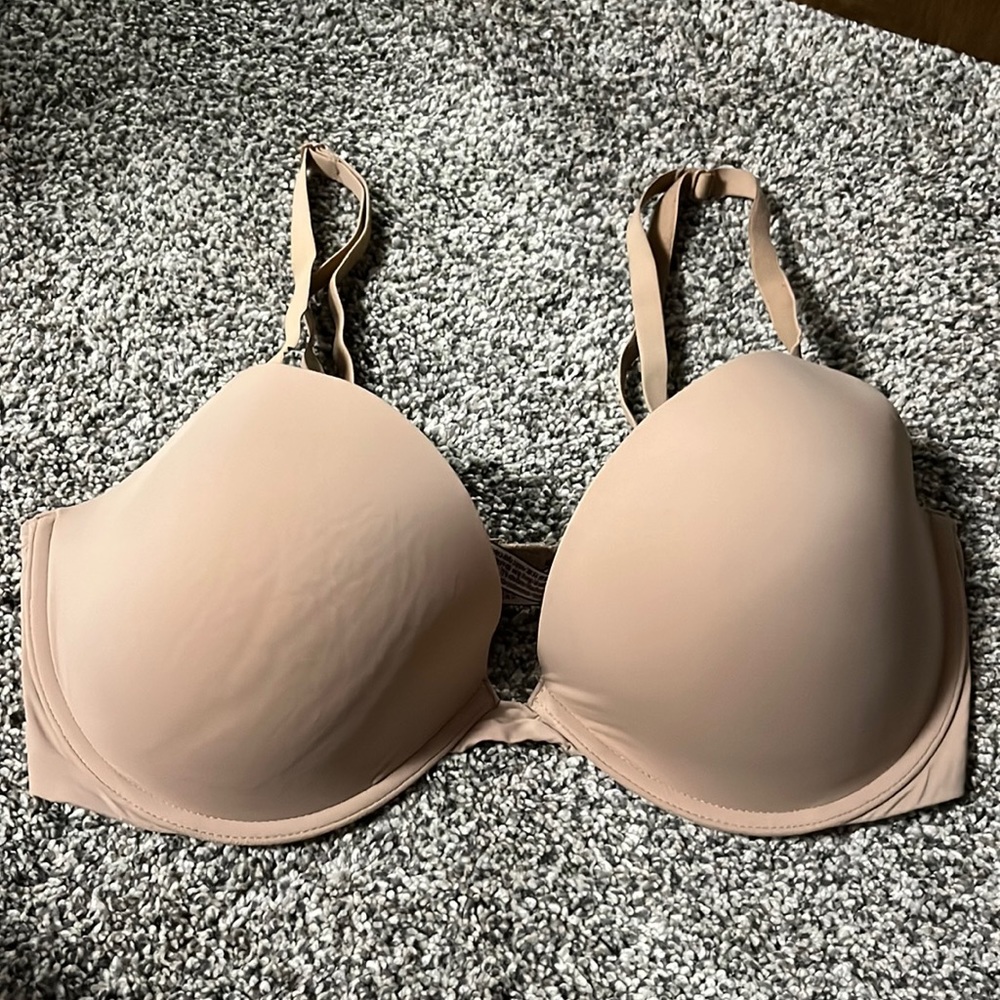 Victoria’s Secret Nude Bra